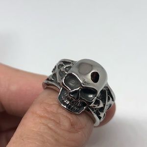 Gothic silver stainless steel skull thorn ring